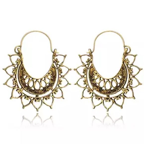 🐝 2/$24 “Sadie” Antiqued Boho Earrings 🐝 - Picture 2 of 2